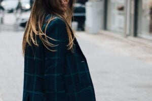 The Chic Capsule Wardrobe: 12 Pieces, 30 Seasons of Minimalist Styles