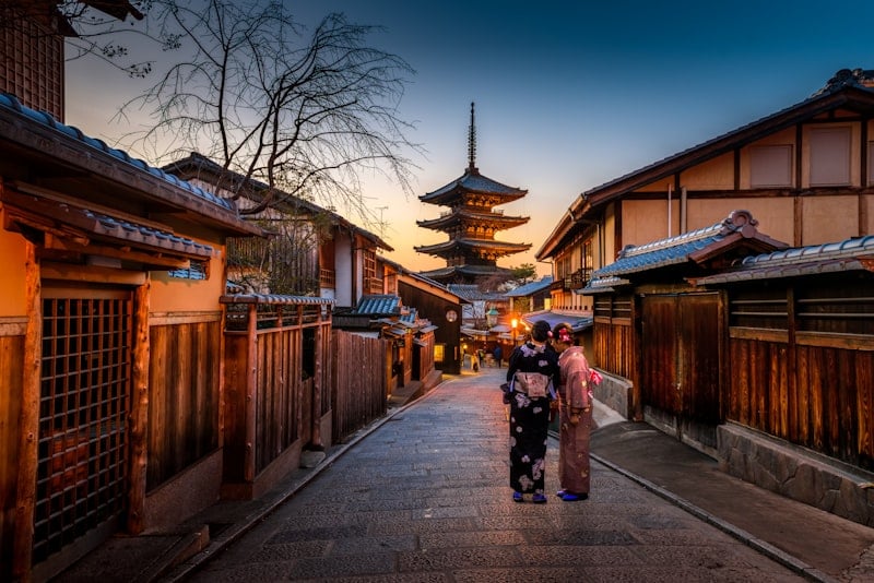 The Whispering Alleys of Kyoto: A Mindful Wanderer Guide to Japan
