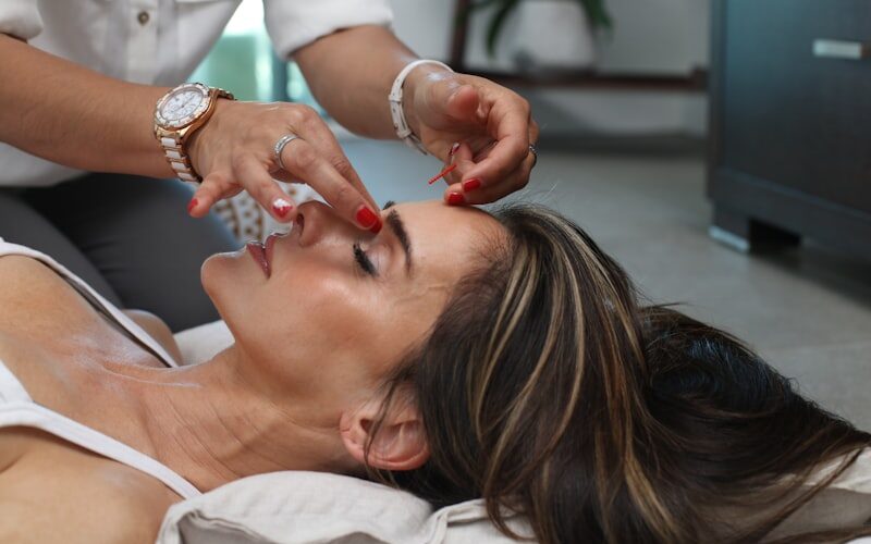 Herbal Steaming: Traditional Hot Mineral Water Rituals for Clear Pores